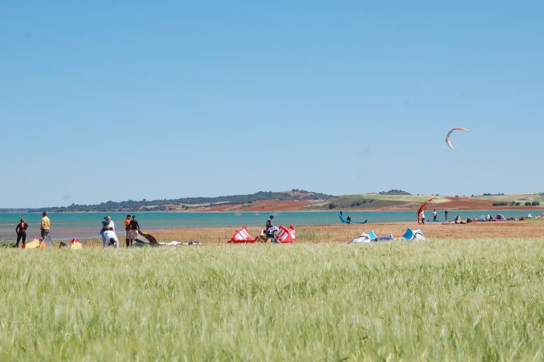 spot-kitesurf-madrid-pantano-alarcon-buscokite-2-768x511